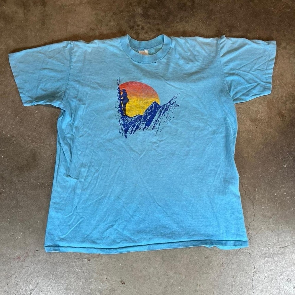 Vintage 90s single stitch blue mountain climber graphic tee Size men's XL